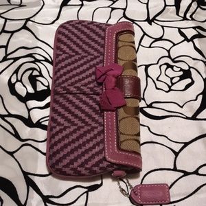 Coach Bags - Authentic Coach Signature Wallet Coach Bags - Authentic Coach Signature Wallet
